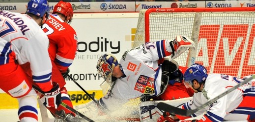 Hokejový brankář Alexander Salák ozdobil premiérový start v reprezentaci v této sezoně čistým kontem.