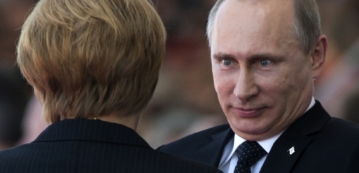 Putin a Merkelová (ilustrační foto).