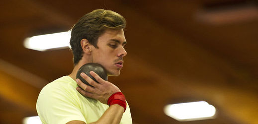 Favorizovaný Adam Sebastian Helcelet získal halový titul českého mistra v sedmiboji.