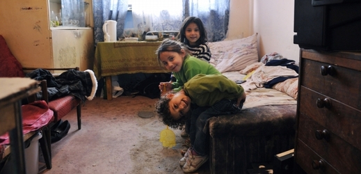 Výjimečný trest hrozí radikálům, kteří zapálili dům obývaný převážně Romy (ilustrační foto).
