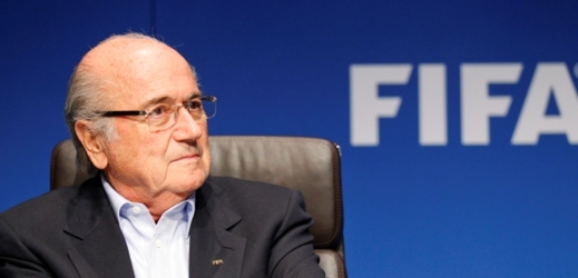 Udrží si nadvládu? Prezident FIFA Sepp Blatter kandiduje do dalších voleb.