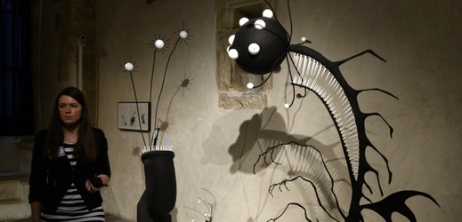 Výstava Tima Burtona se snažila zobrazit jeho roztodivný svět.