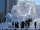 Sapporo Snow Festival - JaponskoVelkolepý festival sněhu v japonském městě Sapporo se letos konal 5. února. Jednou z největších atrakcí, která lákala tisíce návštěvníků, bylo patnáctimetrové sousoší z Hvězdných válek zobrazující Darth Vadera a trojici Stormtrooperů. Zajímavostí je i to, že stavbu sněhové sochy, kterou stavěla japonská armáda, musela schválit americká filmová produkční společnost, která vlastní práva k Hvězdným válkám. Sapporo Snow Festival se pravidelně koná již od roku 1950.