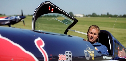 Pilot Martin Šonka vstupuje do své třetí sezony v seriálu v akrobatickém létání Red Bull Air Race a chce dosáhnout alespoň v jednom z osmi plánovaných závodů na premiérové vítězství. 