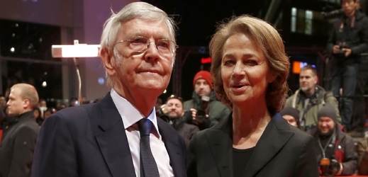 Charlotte Ramplingová a Tom Courtenay získali ceny za nejlepší herecký výkon, oba za film 45 let.