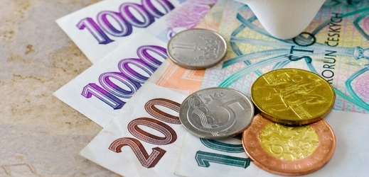 Téměř čtvrtina Čechů by se cítila trapně, pokud by si musela půjčit peníze v bance (ilustrační foto).
