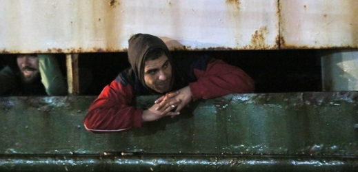 Italské lodě v neděli zachránily přes dva tisíce uprchlíků (ilustrační foto).