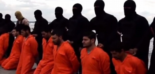 Teroristická organizace Islámský stát zveřejnila video s vraždou 21 egyptských koptů.