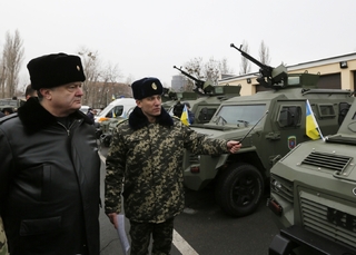 Prezident Porošenko na inspekci ukrajinských pohraničních jednotek.
