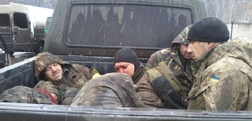 Zdecimovaní ukrajinští vojáci. 