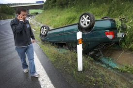 Agresivní řidič může způsobit jinému skutečně tragickou nehodu (ilustrační foto).