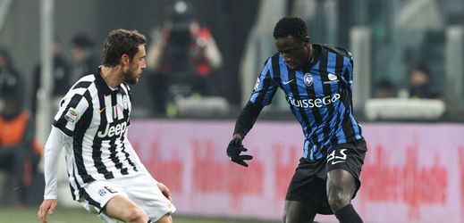 Fotbalisté Juventusu Turín porazili ve 24. kole italské ligy Atalantu Bergamo 2:1.