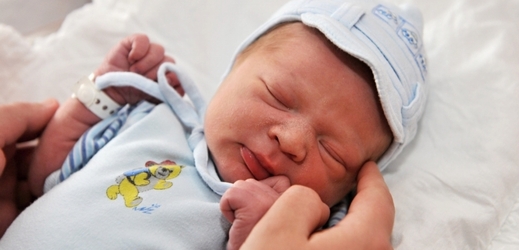 Vědci zjistili, že způsob porodu má velký vliv na složení střevní mikroflóry kojenců.