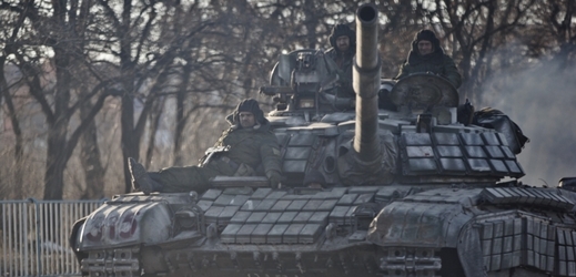 Ukrajinská armáda a separatisté podepsali dohodu o odsunu těžkých zbraní (ilustrační foto).