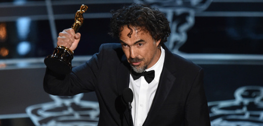 Cenu pro nejlepšího režiséra si z udílení Oscarů odnáší Alejandro González Iñárritu za film Birdman.