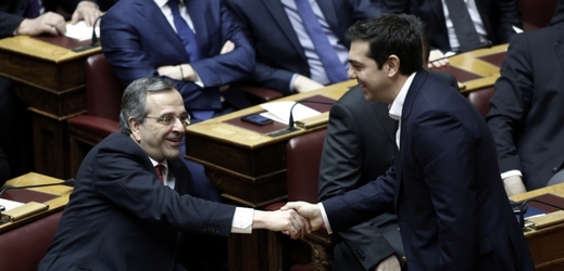 Bývalý a současný řecký premiér při přísaze 25. ledna na konventu parlamentu.