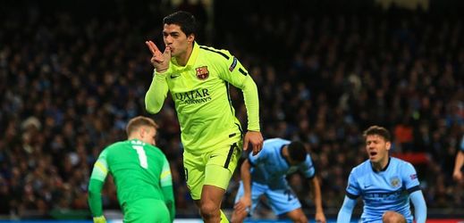 Dvěma góly se zasloužil Luis Suárez o výhru Barcelony 2:1 nad Manchesterem City. 