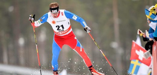 Lukáš Bauer obsadil sedmé místo ve středečním závodu na 15 kilometrů volnou technikou na mistrovství světa v klasickém lyžování ve Falunu. 