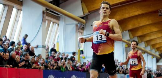 Jakub Holuša překonal na atletickém mítinku v Metách český halový rekord v běhu na 1000 metrů. 