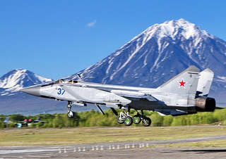 MiG-31 při startu.