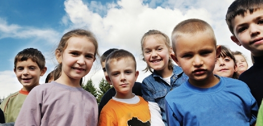 Děti ze silných populačních ročníků rychle plní místa ve školkách (ilustrační foto).