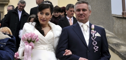 Vratislav Mynář se oženil s moderátorkou Alexandrou Noskovou.