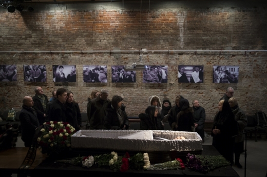 Opozičník Putina Boris Němcov byl zavražděn zatím za nevyjasněných okolností v noci na sobotu v Moskvě.