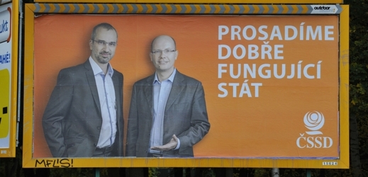 Billboard k předčasným volbám do Poslanecké sněmovny v Olomouci.
