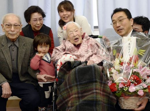 Okawaová má tři děti, čtyři vnoučata a šest pravnoučat.