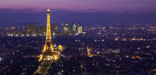 Hrozí Paříži nebezpečí ze vzduchu (ilustrační foto)?