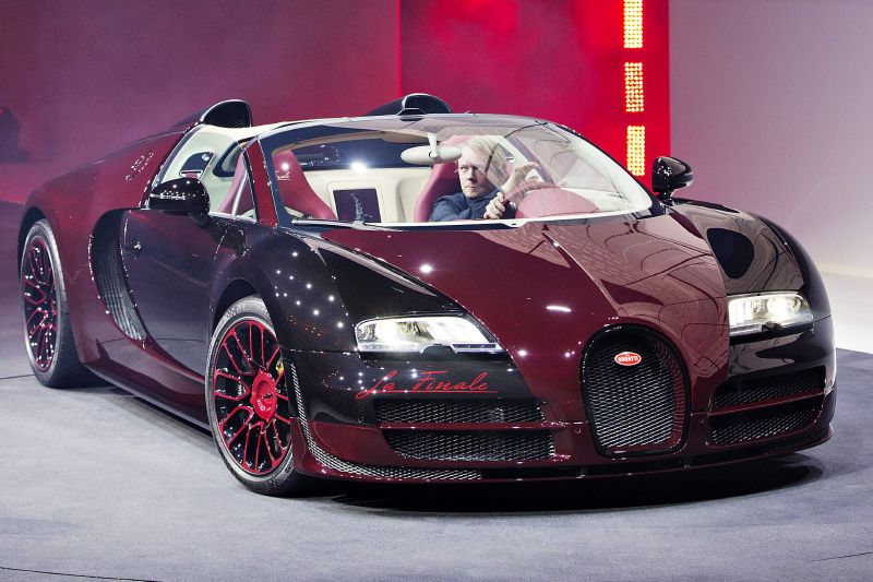 Supersport Bugatti Veyron ukončil po deseti letech svoji životní pouť. Poslední kousek, který se ukázal v Ženevě, byl už prodán majiteli z Blízkého východu za cenu v přepočtu přibližně 60 milionů korun.