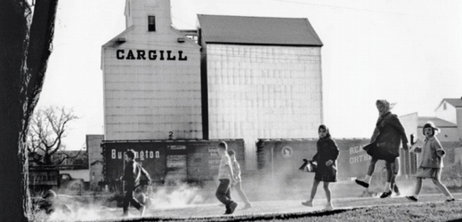 Historie klanu sahá až do roku 1865, za 150 let se Cargill vyšvihl mezi globální zemědělskou a potravinářskou špičku.