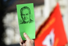 Zelená pro Zemana - na Hradčanském náměstí se v březnu konala demonstrace příznivců prezidenta.