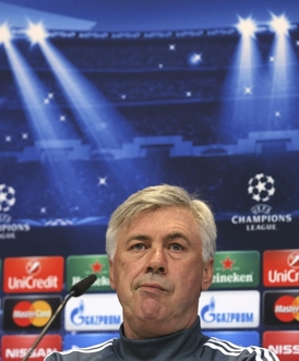 Pozice trenéra Carla Ancelottiho na lavičce Realu je nejistá.