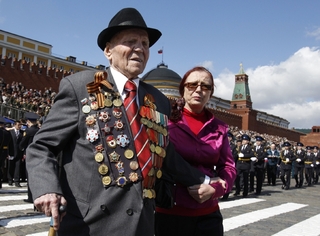 V Rusku velmi uctívaní veteráni při oslavách porážky nacismu v Moskvě.