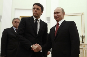 Italský premiér Mateo Renzi (vlevo) a ruský prezident Vladimir Putin.