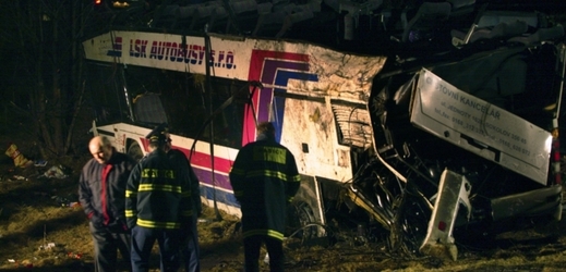 Tragická nehoda autobusu 8. března 2003.