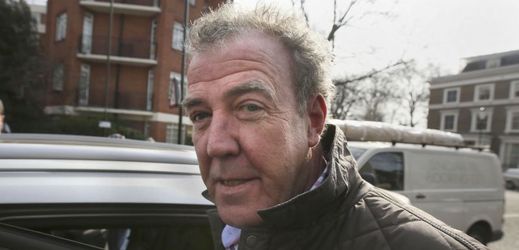 Důvodem Clarksonova útoku na producenta pořadu Top Gear bylo prý nepřipravené jídlo.