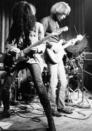 Zpěvačka Patti Smih s kytarou v roce 1978.
