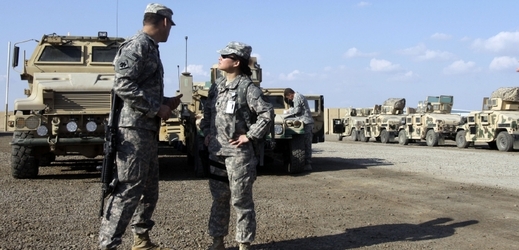 Američtí vojáci poblíž iráckých hranic.