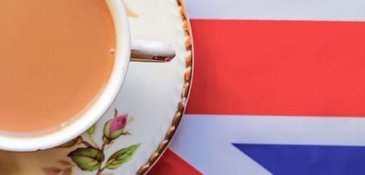 Čaj prý denně popíjí až 75 procent Britů, ale většina z nich nezná správný postup.