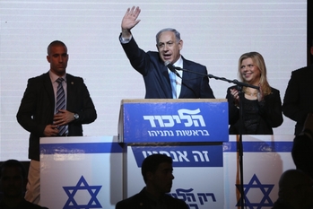Volby vyhrál pravicový Likud premiéra Benjamina Netanjahua.
