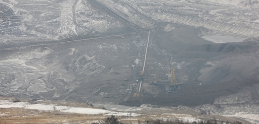 Povrchový důl v Horním Jiřetíně.
