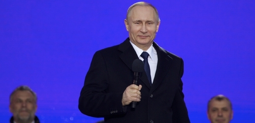 Putin sklidil nadšený potlesk.
