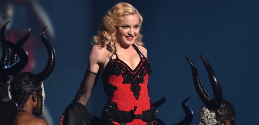 Madonna při vystoupení na Grammy Awards v Los Angeles v únoru 2015.