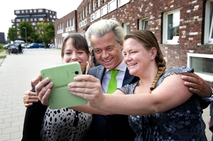 Wilders a jeho příznivkyně v Utrechtu.