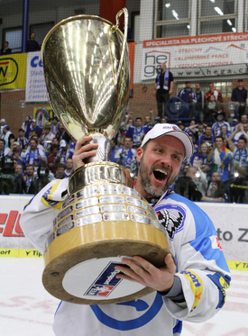 Byl to Martin Straka, kdo jako kapitán dovedl Plzeň k historicky prvnímu titulu pro mistra ligy v sezoně 2012/13.