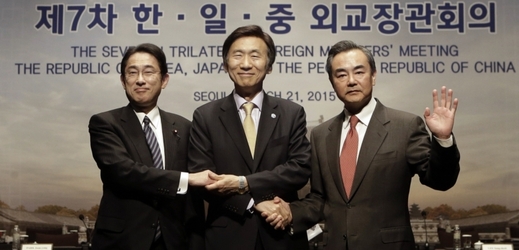 Wang Yi (Čína), Fumio Kishida (Japonsko), Yun Byung-se (Korea).