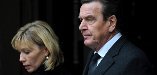 Doris a Gerhard Schröder se nejspíš rozešli.