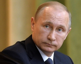 Vladimir Putin: "Medvěd nikoho nebude žádat o dovolení."